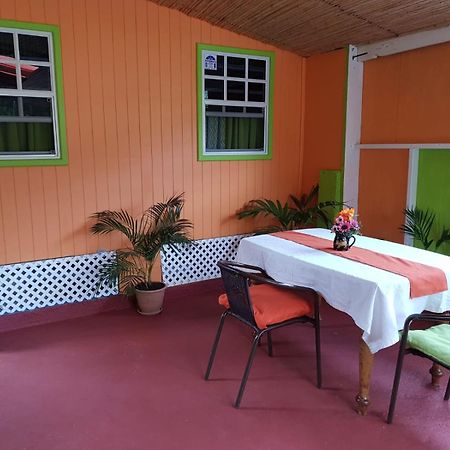 Salz Cozy Inn Roseau Kültér fotó